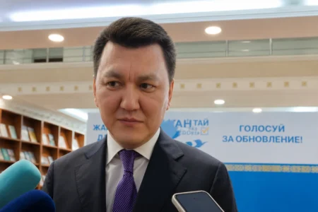 355 күннің саяси капиталы: Қарин Құрылтайды реформалардың түйіні деп бағалады ерлан қарин құрылтай